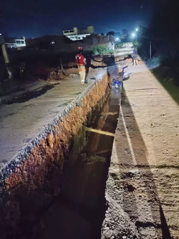 Motociclista sofre acidente grave após cair em vala de 3 metros em Montes Claros