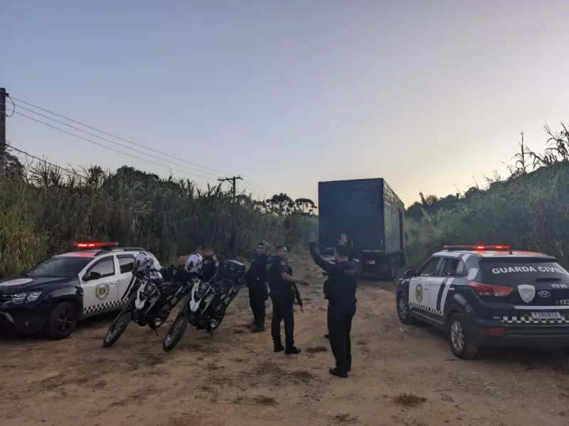 Motorista de caminhão é mantido refém por quase 5 horas em assalto na rodovia de SP