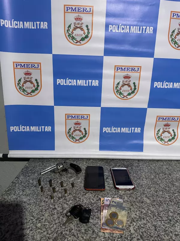 Motorista é rendida e tem carro roubado em Volta Redonda; suspeito preso pela polícia