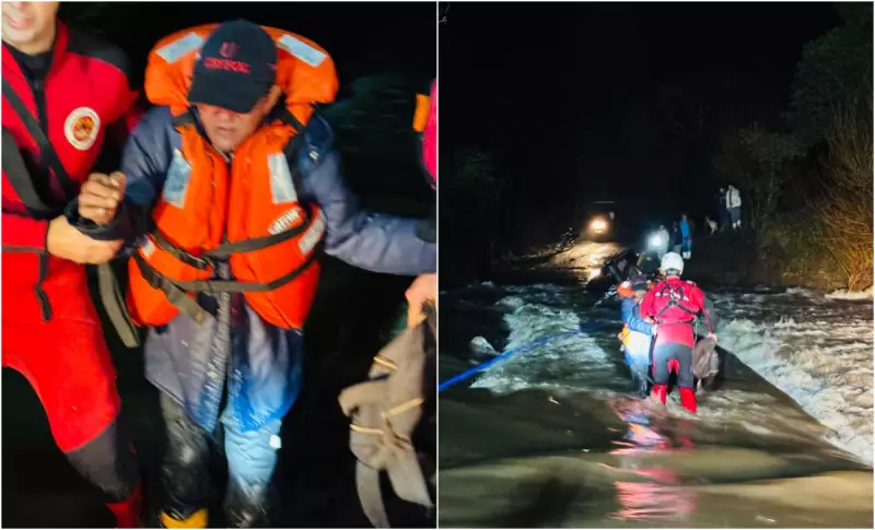 Motorista fica preso em ponte submersa durante enchente em SC; veja o resgate dramático