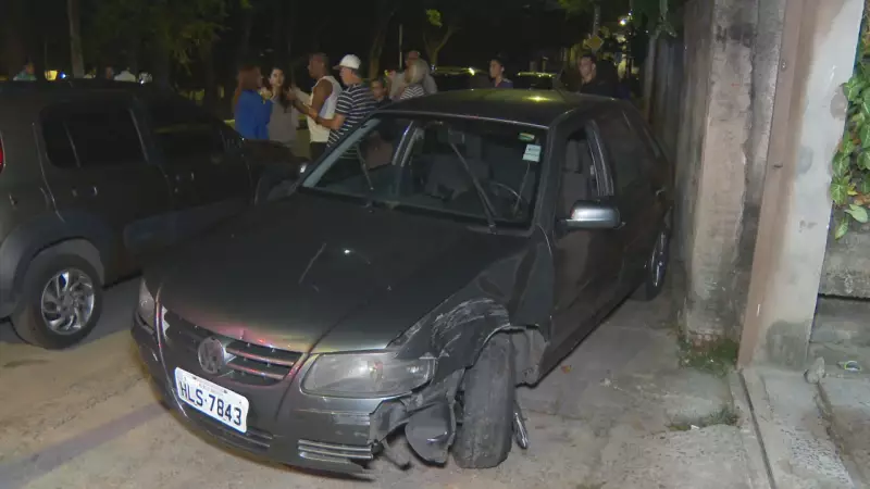 Motorista passa mal, perde controle de carro e atinge seis pessoas em MG