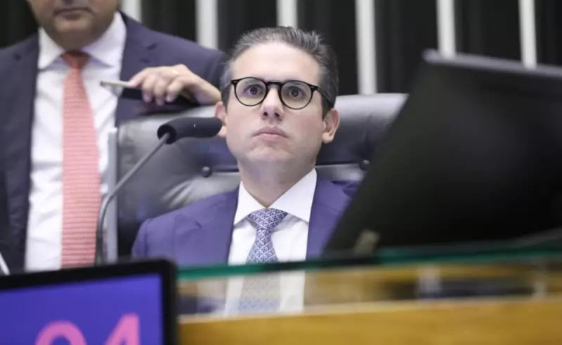 Motta anuncia que cassação de Zambelli será votada em plenário: entenda o caso