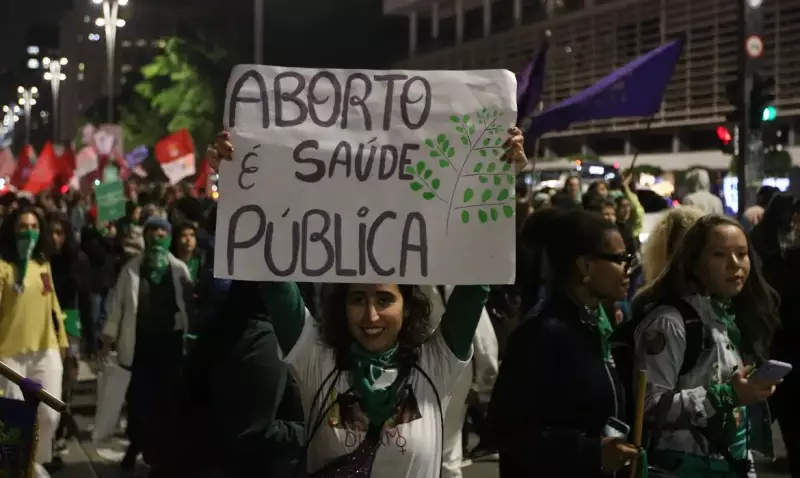 MP do Rio tenta barrar cartazes contra o aborto em unidades de saúde após nova lei