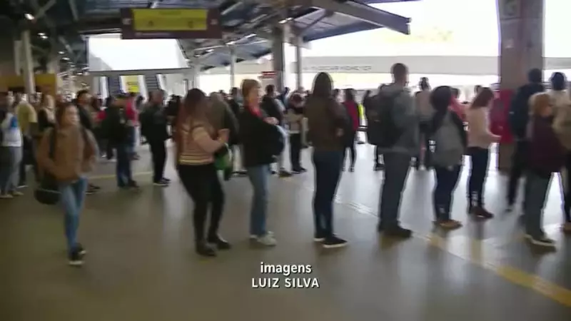 Mudança na frota de ônibus causa atrasos e superlotação em Belo Horizonte