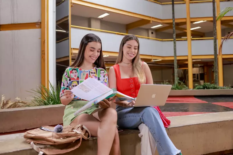 Mudar de faculdade: guia completo para não errar na escolha