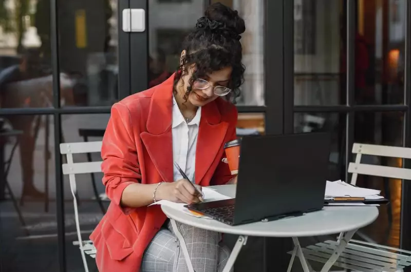 Mulher Digital oferece 500 bolsas de estudo para mulheres em todo o Brasil