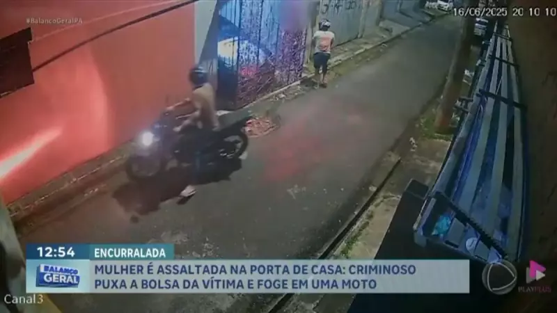 Mulher é assaltada e ameaçada com arma na porta de casa em assalto violento