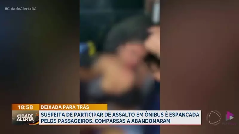 Mulher é espancada por passageiros após suspeita de assalto a micro-ônibus em Salvador