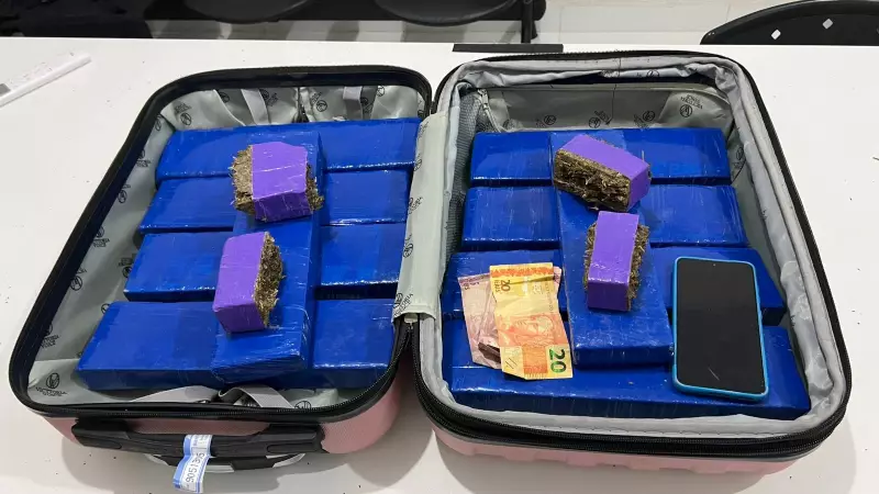 Mulher é presa com 9 kg de drogas em ônibus em Indiaroba, SE