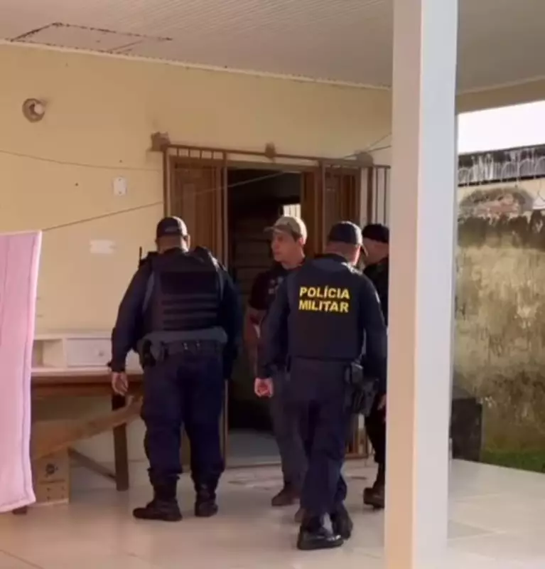 Mulher é presa em flagrante suspeita de esfaquear o próprio irmão em Rio Branco
