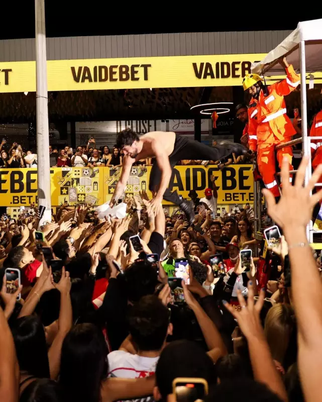Nattanzinho encanta público com show cheio de energia em Mossoró, a Cidade Junina