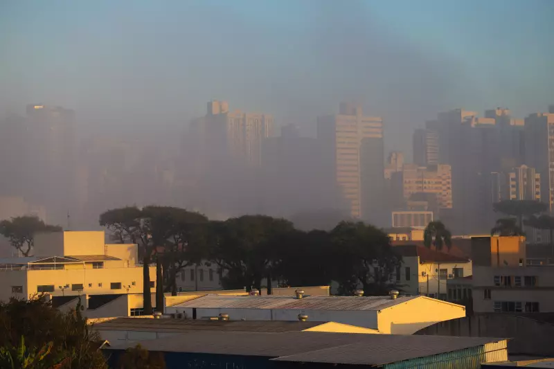 Neblina que baixa, sol que racha: entenda o fenômeno e por que o ditado popular nem sempre está certo