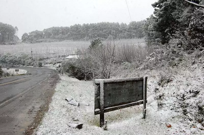 Neve no Brasil: Fenômeno raro é registrado em pelo menos quatro estados