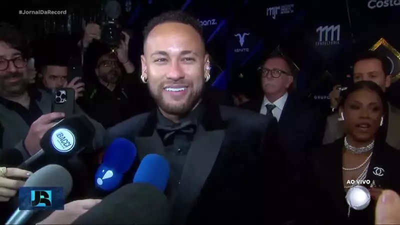 Neymar brilha em leilão beneficente em SP e abre o jogo sobre possível volta ao Santos