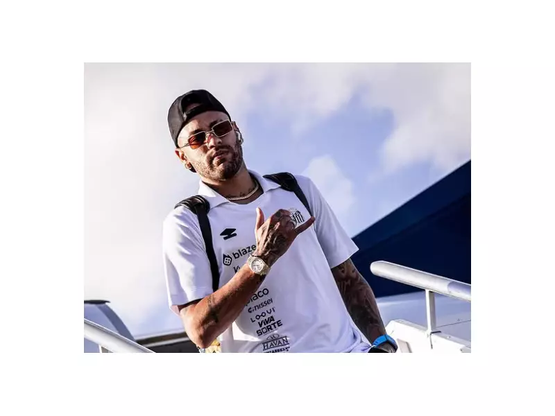 Neymar Jr. cai em pegadinha no Santos e desabafa: 'É triste ser julgado'