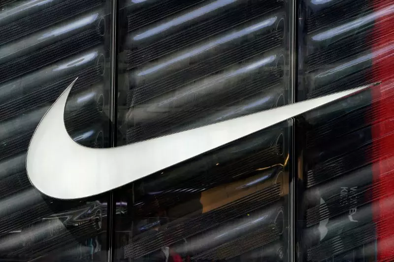Nike enfrenta queda nas ações após previsão de vendas abaixo do esperado