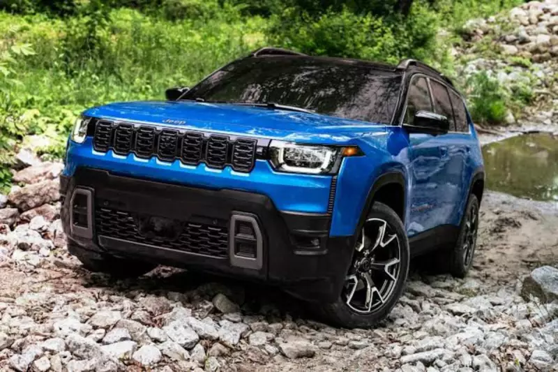 Novo Jeep Cherokee 2025: Design Moderno e Tecnologia de Ponta Chegam aos EUA