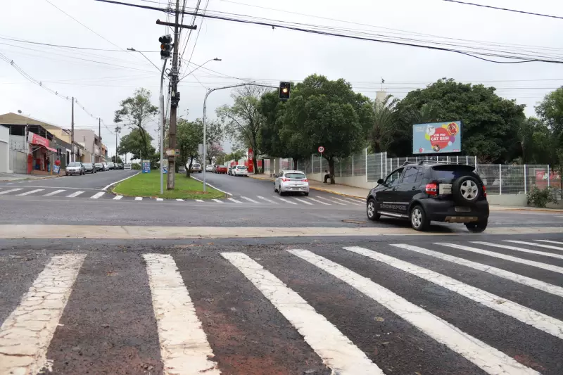 Novos semáforos entram em operação nesta quinta-feira em cruzamento movimentado de Presidente Prudente