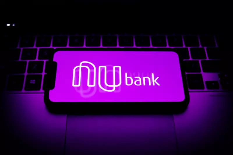 Nubank enfrenta falha técnica e clientes relatam contas bloqueadas nesta segunda-feira
