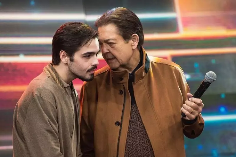 O que aconteceu com João Silva, filho de Faustão, após sair da Band? Descubra agora!