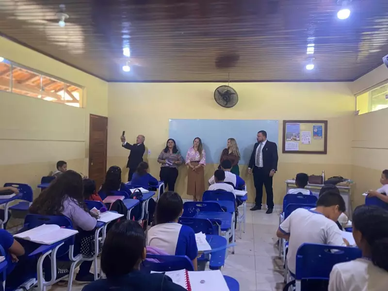 OAB Santarém promove ação de conscientização sobre violência contra idosos em escola pública