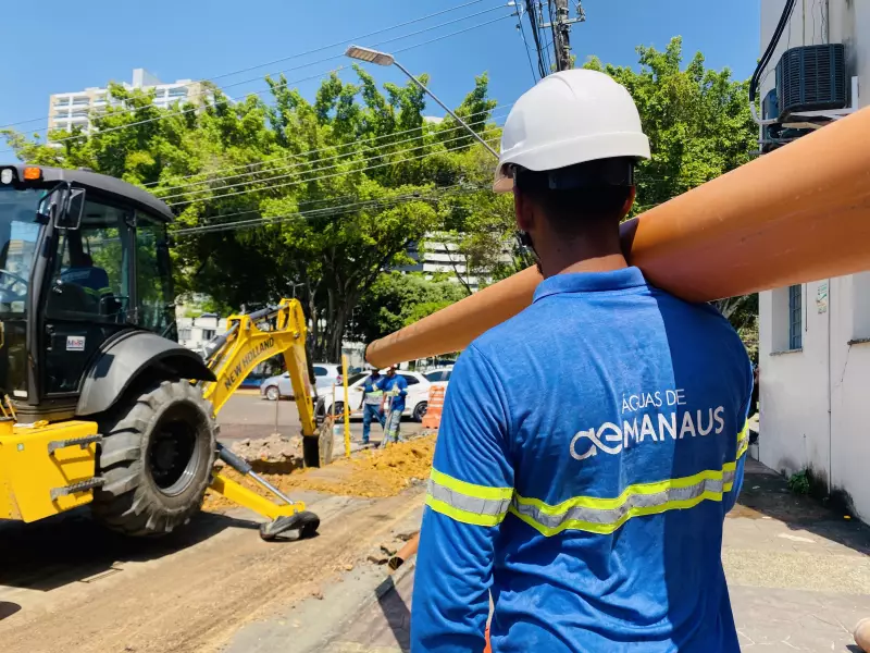 Obras de esgoto avançam em 13 áreas de Manaus: confira o cronograma completo