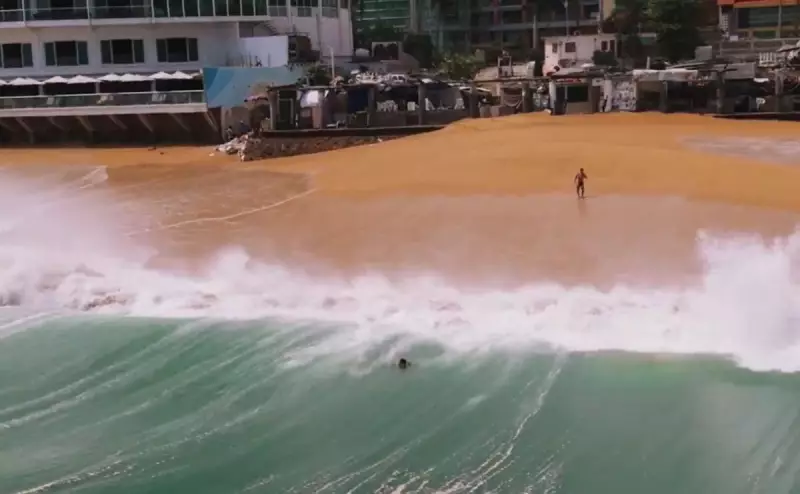 Onda gigante engole banhistas no México; drone flagra momento assustador