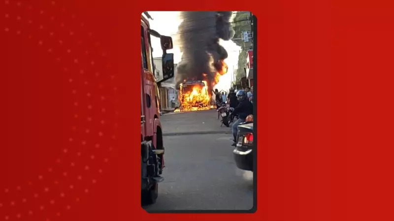Ônibus de trabalhadores pega fogo na Zona Norte de Manaus; veja vídeo