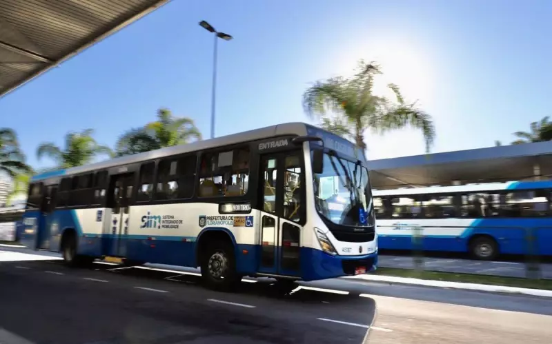 Ônibus voltam a circular em Florianópolis após mais de 5 horas de paralisação