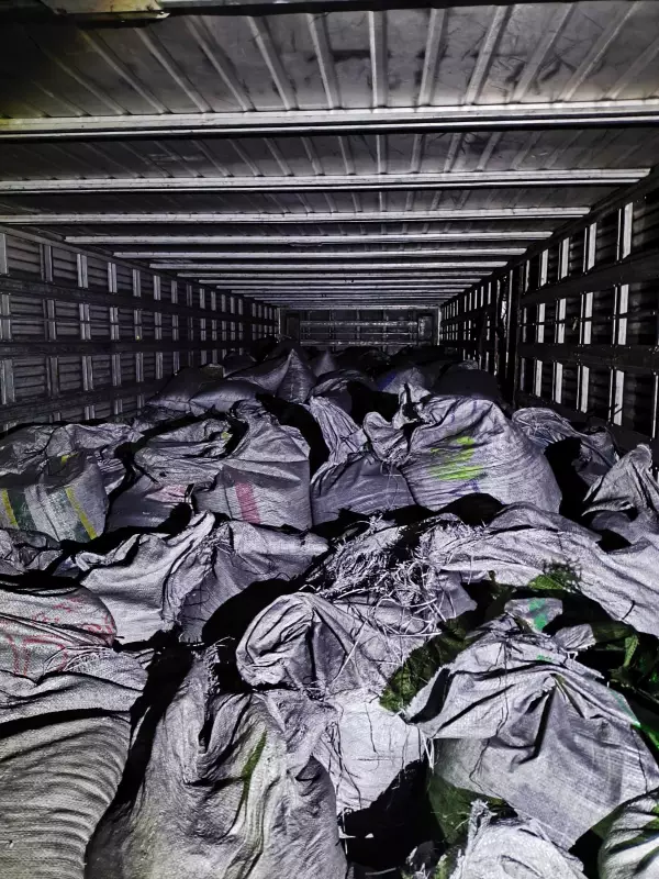 Operação apreende 18 toneladas de carvão vegetal ilegal em Piraí, RJ
