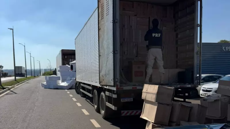 Operação apreende mais de 900 mil cigarros contrabandeados na BR-050, em Uberaba