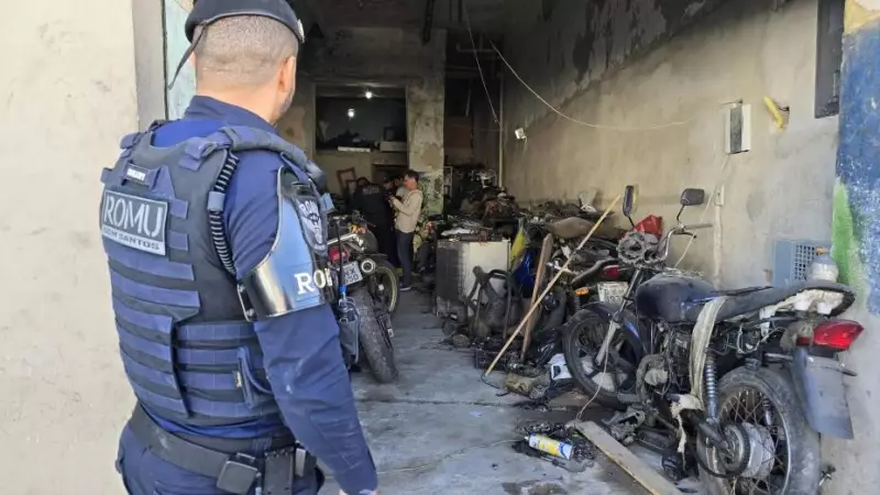 Operação conjunta desmantela desmanche clandestino de motos em Santos