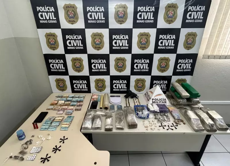 Operação contra o tráfico apreende R$ 36 mil, 20 kg de drogas, arma e munições em Araçuaí