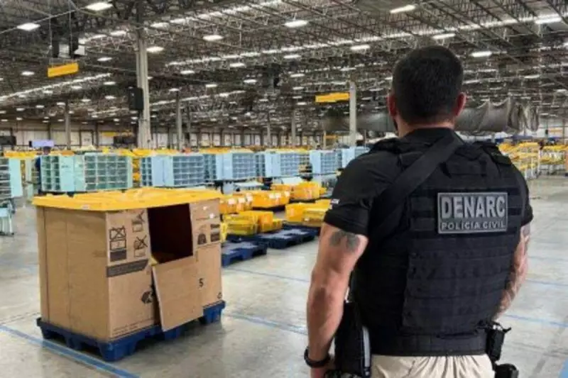 Operação da Polícia Civil apreende mais de 50 encomendas com drogas nos Correios de Simões Filho