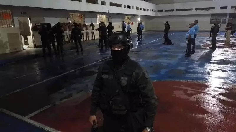 Operação da SEAP em Lauro de Freitas: Prisões e Apreensões no Conjunto Penal