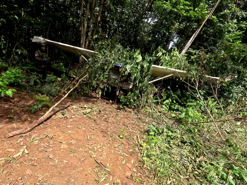 Operação destrói aeronave clandestina em pista de garimpo ilegal na Terra Yanomami