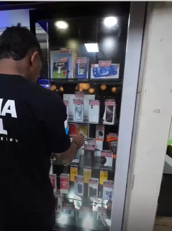 Operação no Rio desmantela esquema de venda de celulares roubados em plataformas digitais