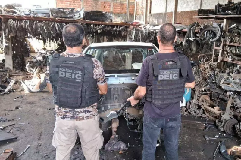 Operação policial desmonta esquema de desmanche de carros roubados em galpão no Lobato