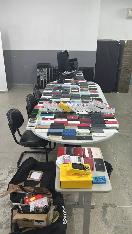 Operação policial em Campina Grande prende suspeitos e apreende celulares