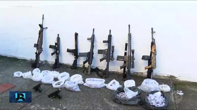 Operações policiais no Rio de Janeiro desmantelam organização criminosa e apreendem armas e drogas