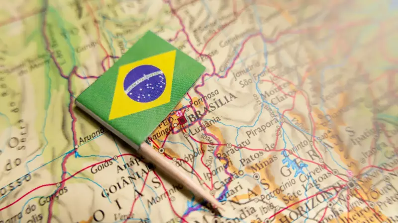 Orgulho de ser brasileiro em queda e pessimismo em alta: o que revela a nova pesquisa Datafolha