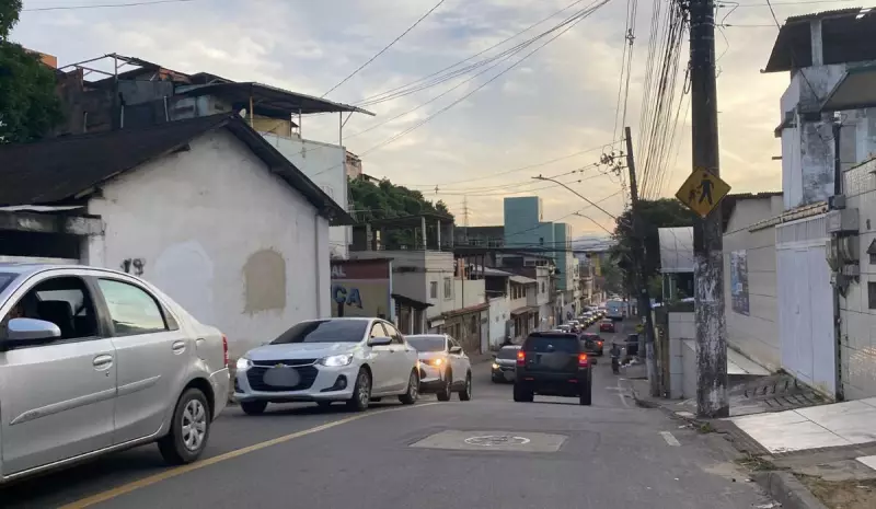 Orla de Cariacica interditada causa transtornos no trânsito do bairro