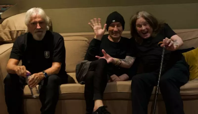 Ozzy Osbourne revela bastidores do ensaio com Black Sabbath: veja a foto exclusiva!