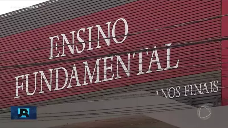 Pai invade palco escolar e agride criança em Brasília: veja o que aconteceu