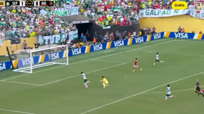 Palmeiras brilha com dois gols rápidos antes de nova suspensão no jogo