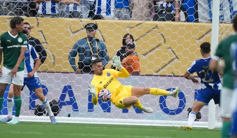 Palmeiras empata com Porto em estreia emocionante no Mundial de Clubes