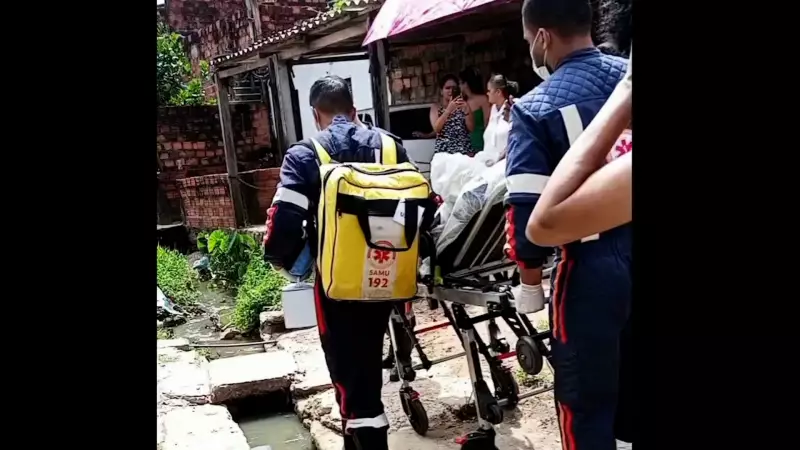 Parto em casa após ambulância não conseguir acessar rua intransitável no Coroadinho, São Luís