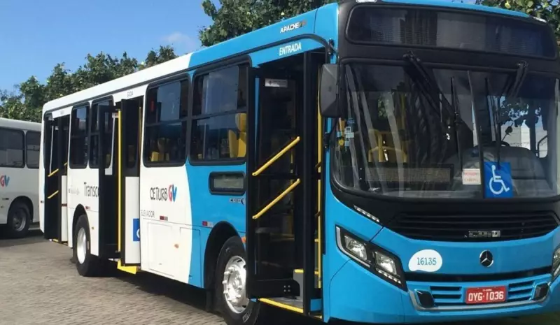 Passageiro é esfaqueado durante assalto a ônibus na Serra: violência choca moradores