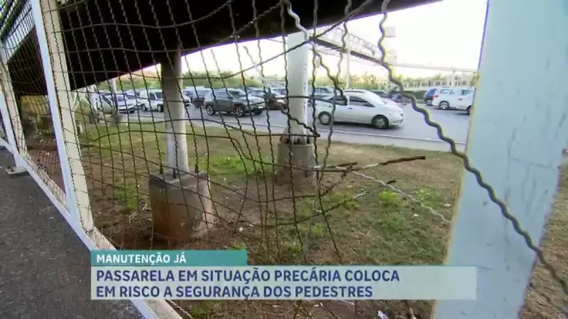Passarela enferrujada em BH: risco iminente para pedestres exige ação urgente