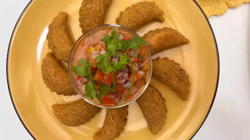 Pastel de Fubá com Joelho de Porco: Receita Rústica que Vai Encantar seu Paladar